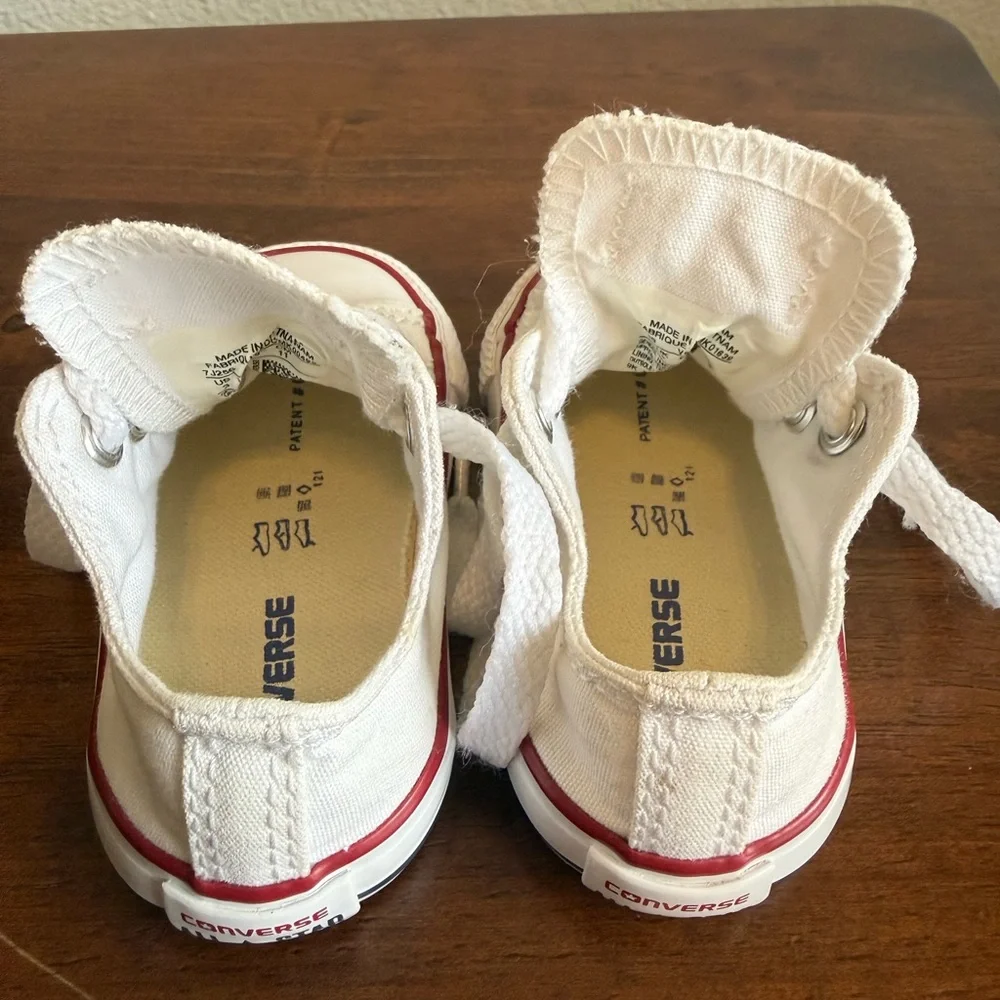 Bundle of Converse Kids Low-Top Sneakers in Red and White - Picture 7 of 15